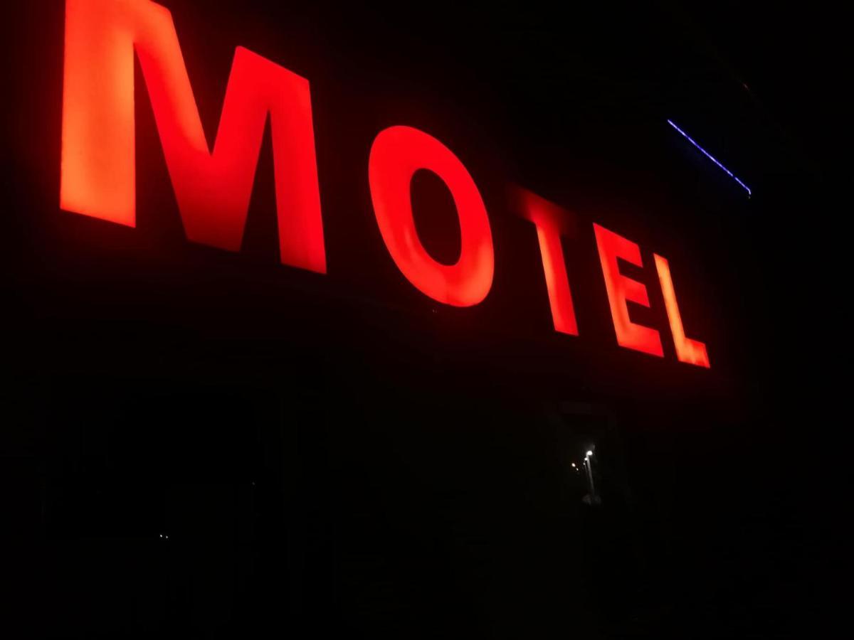 Panama Motel Székesfehérvár Extérieur photo